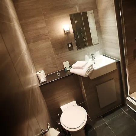 Eaton Hotel 3*
